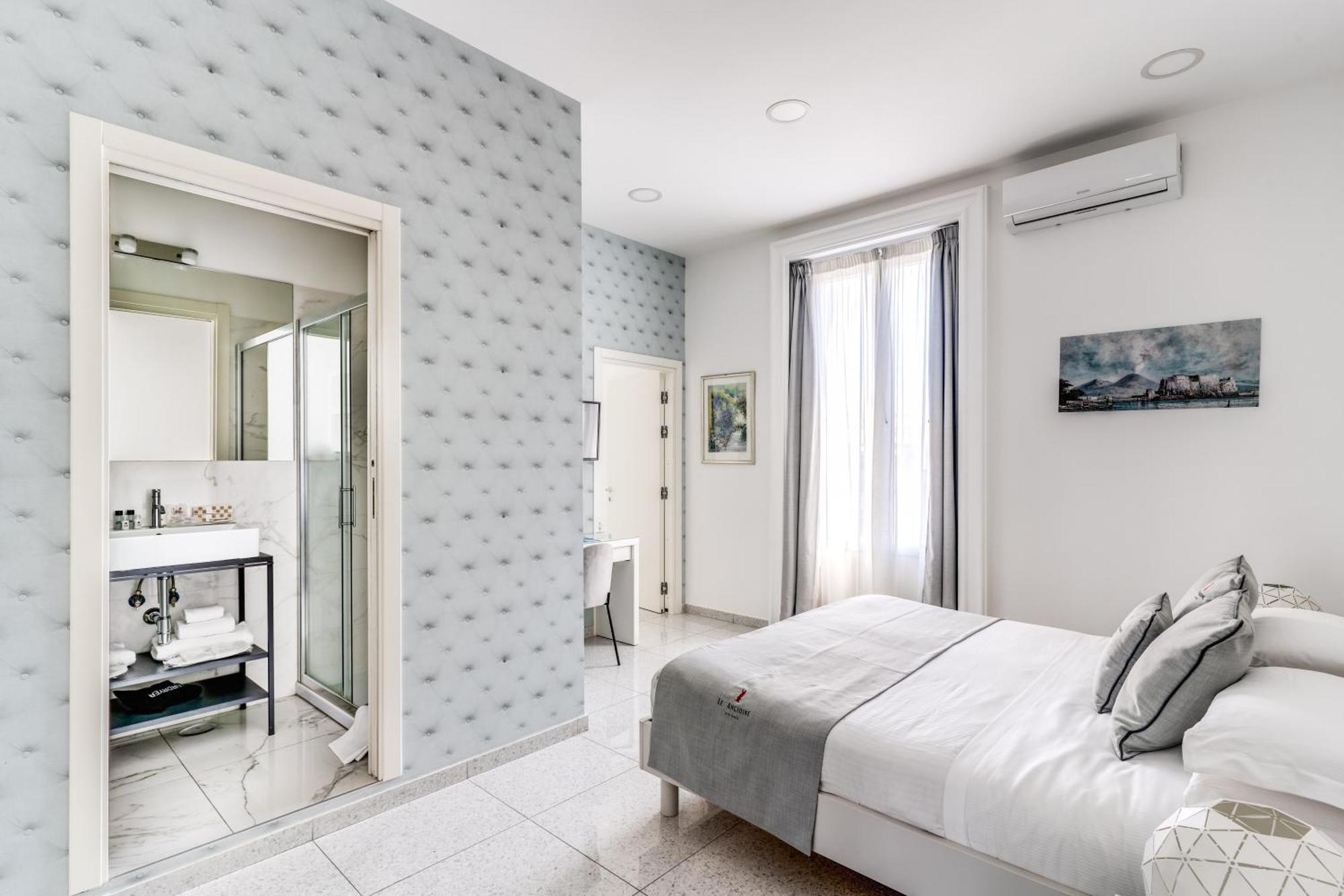 נאפולי Le Angioine Rooms מראה חיצוני תמונה